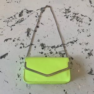 NEON CLUTCH 💚